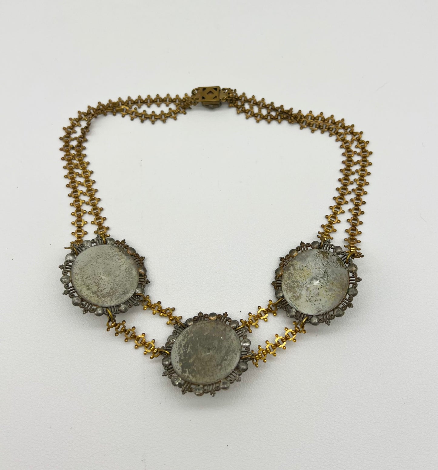 Festoon Frills